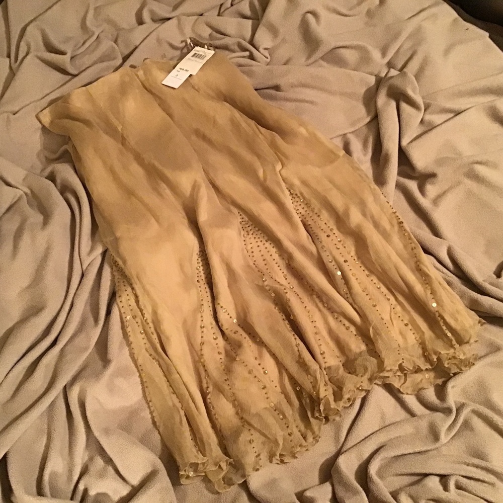 Gold Silk skirt with sequins